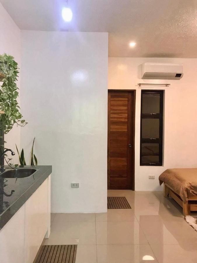 Nord House Laoag Vandrarhem Exteriör bild